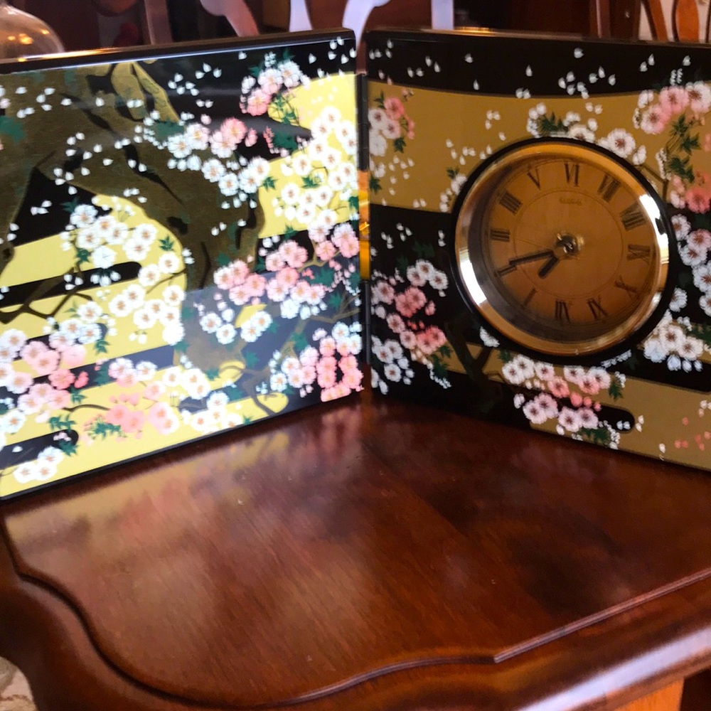 Japanese cherry blossom folding clock